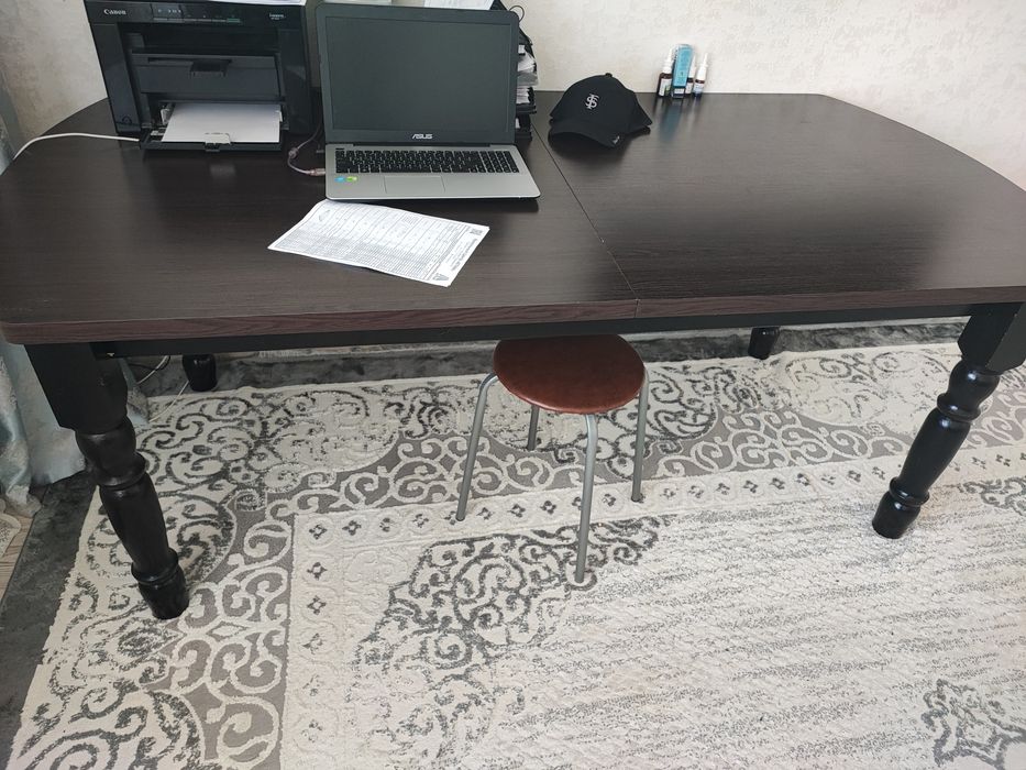 Стол для гостиной