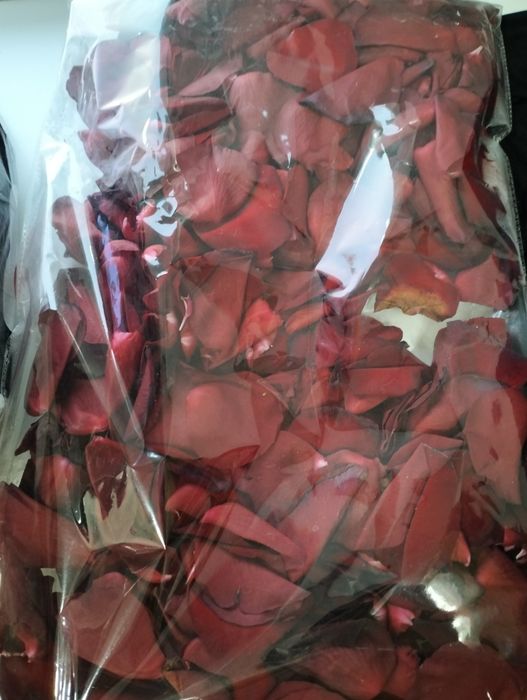 Продам лепестки роз