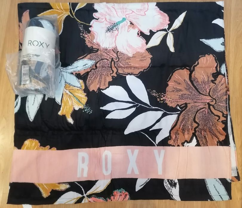Памучна кърпа Roxy за плаж в черно