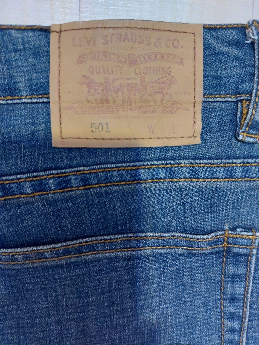 Blugi bărbătești H&M Levis și cămașă Levis