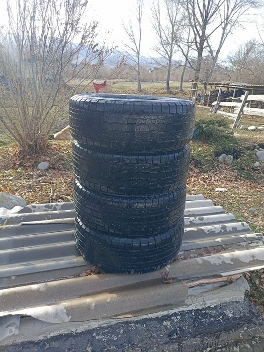 Прадается зимние шины