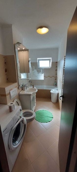 Apartament de inchiriat 4 camere, zona 1 Decembrie Fagaras