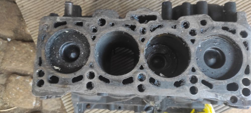 Цилиндров блок и маслена помпа балансиращи валове VW Passat b 6