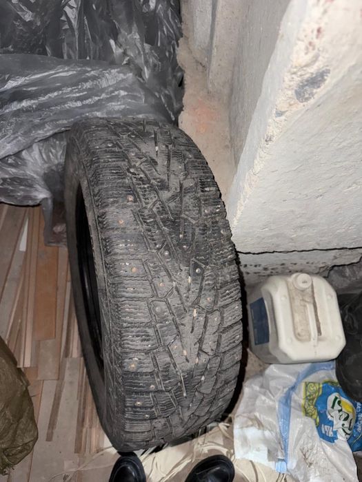 Срочно продам шины для нивы