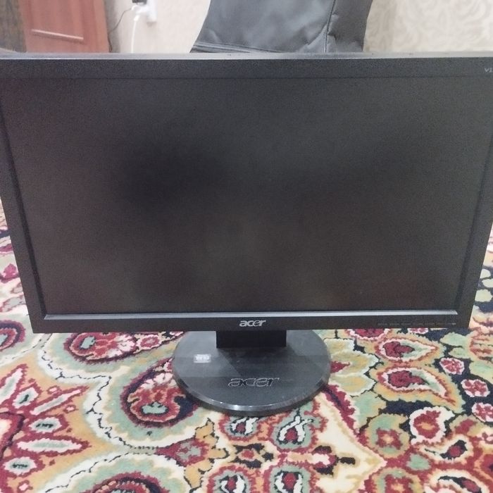 Монитор acer в хорошем состоянии