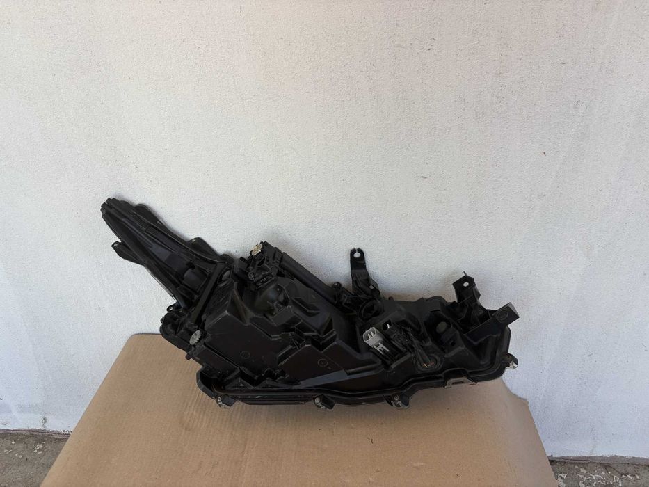 Far stanga full led Toyota Corolla sedan dupa 2018 cod 81150-02T51-00