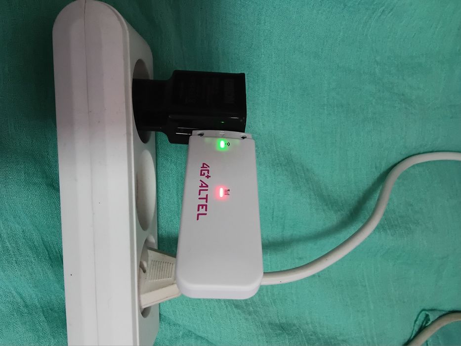 Новый!!! теле2  алтел 4G роутер модем usb wifi