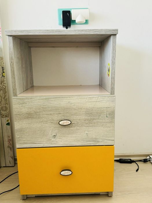 Гардероб, бюро и нощно шкафче