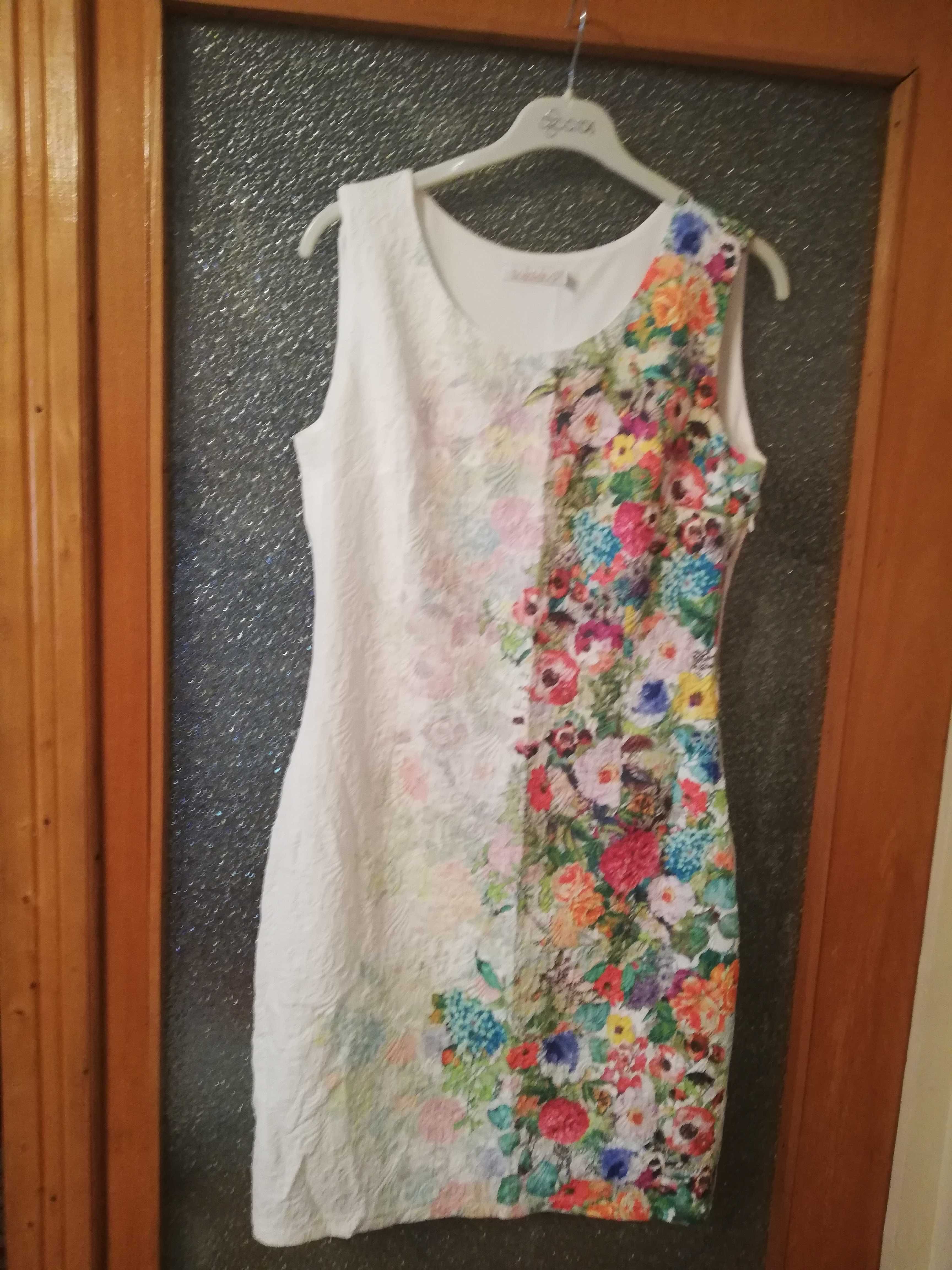 Rochie alba cu model cu flori, Marimea 40 (M), NEGOCIABIL