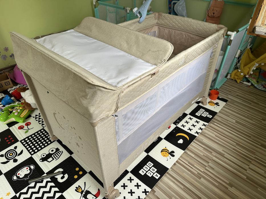 Бебешка кошара на две нива