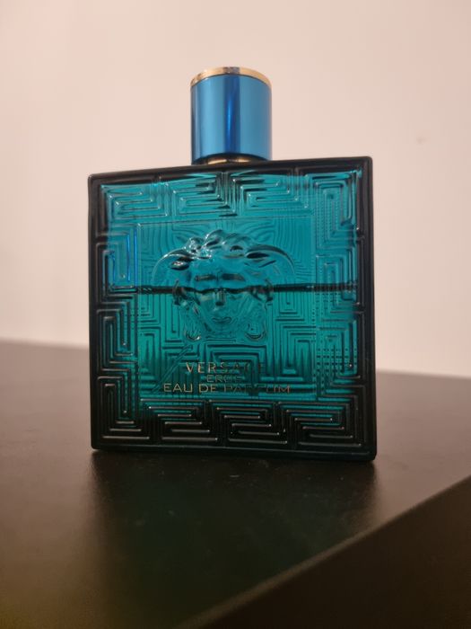 Vând 3 parfumuri Varsace, Riiffs și Al haramain