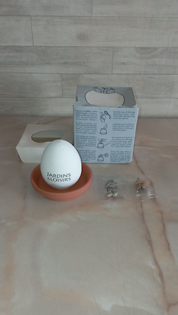 ou din ceramica cu seminte