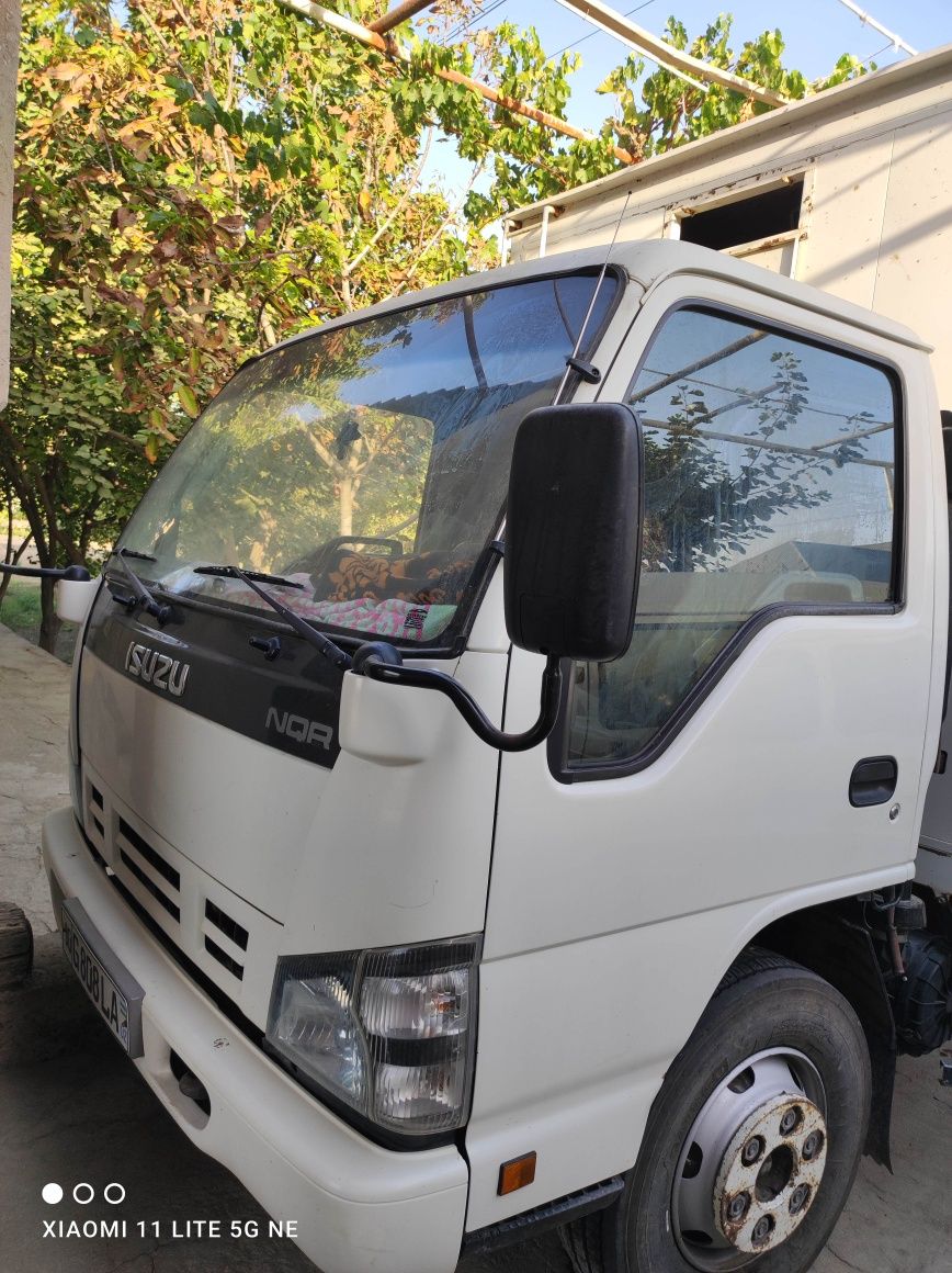 ISUZU NQR 71 PL 2011