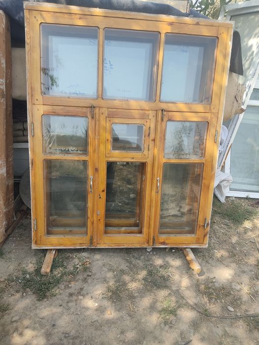 Лакланган чиройли эшик ромлар срочно сотилади