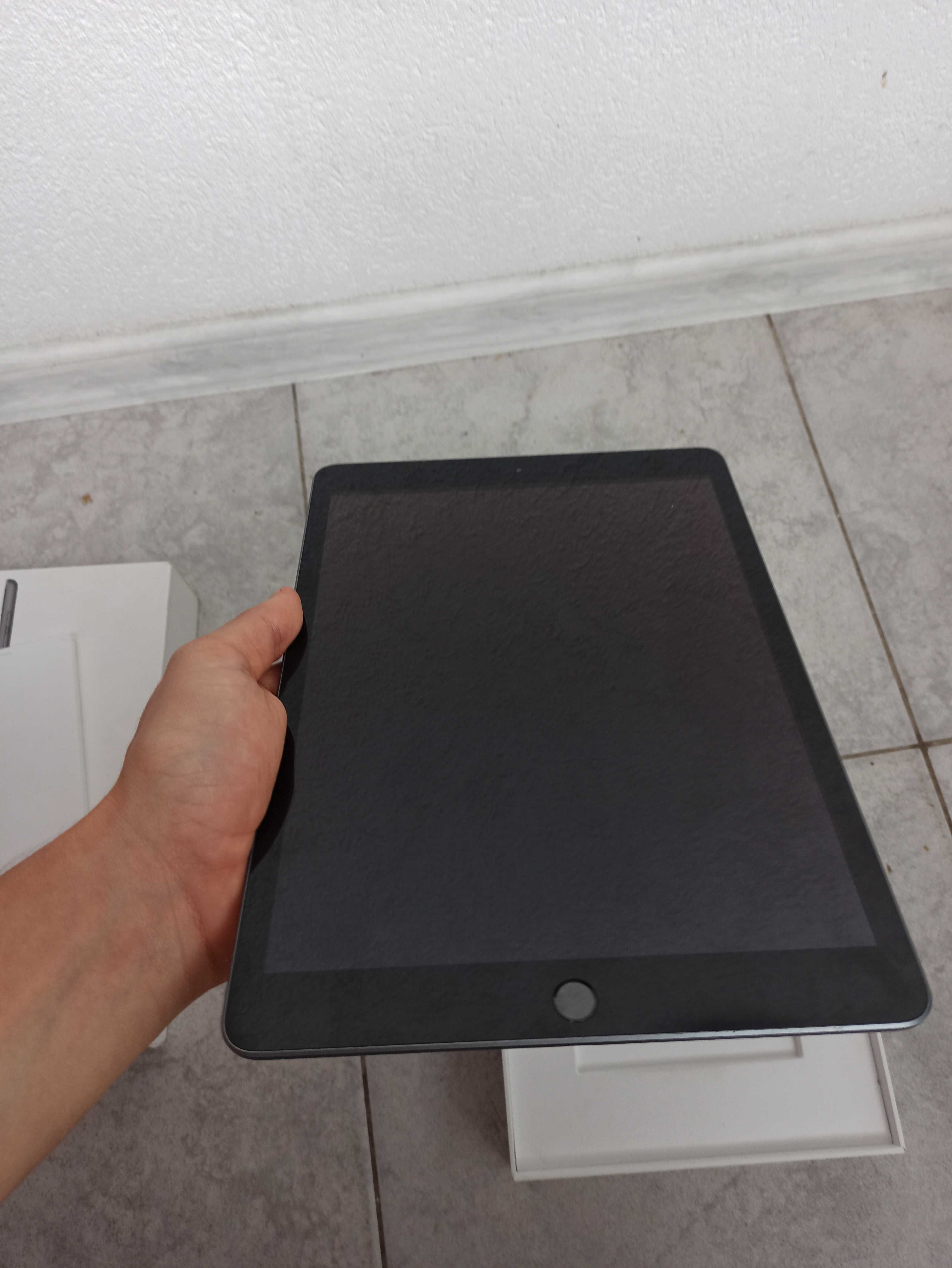 Apple Ipad 8 Silver 128 GB