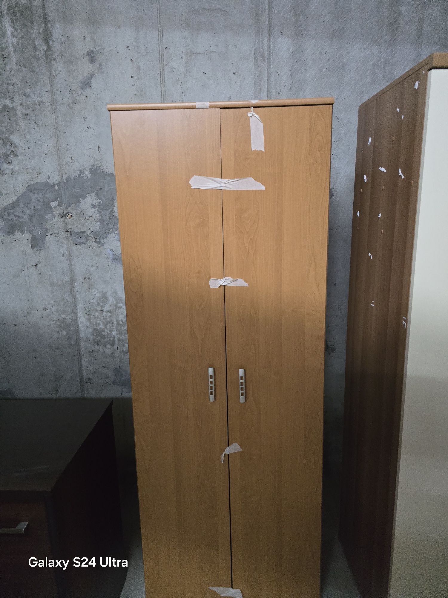 Спалня и афис столове