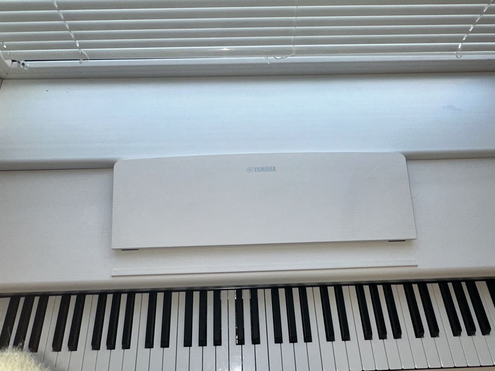 Yamaha Arius YDP-144 дигитално пиано