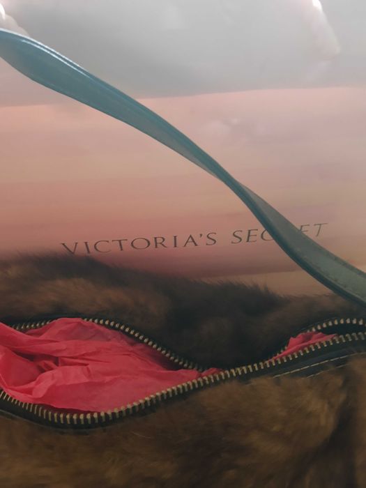 Чанта ,естествен косъм,цяла кожа,фирма Victoria's secret