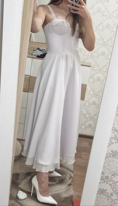 белое платье с корсетом