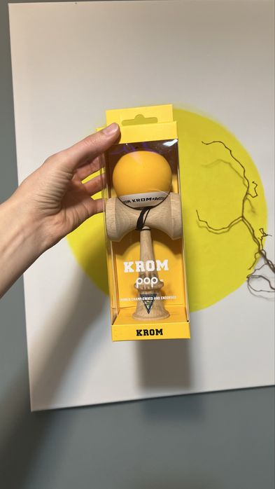 Kendama Krom Pop rubber galbena