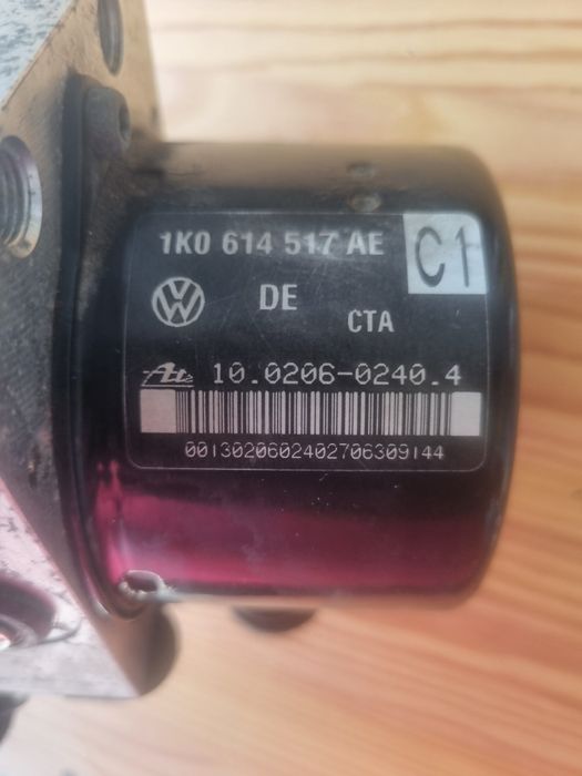 Vând pompă ABS golf5 plus touran  ..