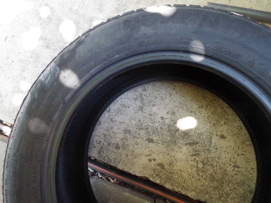 vand 4 anvelope de iarna 205/60/16 nexen [aproape noi]pret 600ron