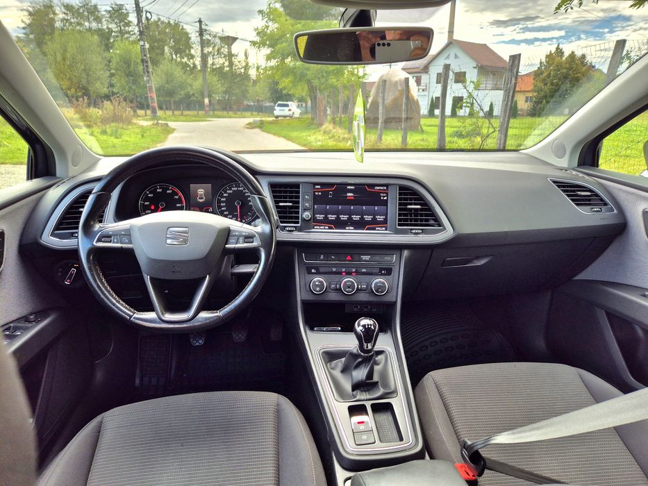 Seat leon 1.0 tsi 115 euro 6 Business farurile led