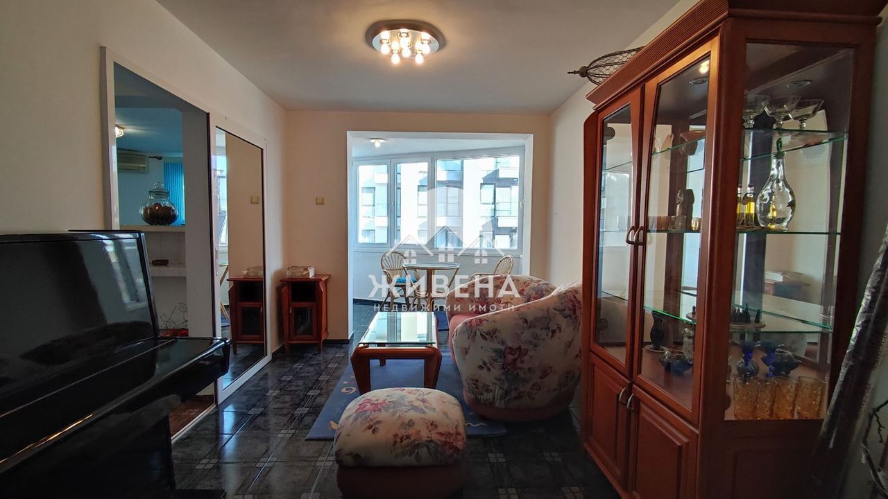 Продава се Тристаен апартамент в Варна, Център - 100 кв.м за 1850 €/кв.м - Снимка #3
