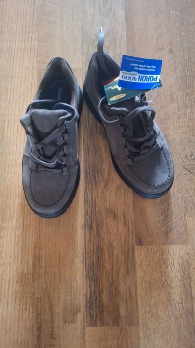 Мъжки обувки чисто нови