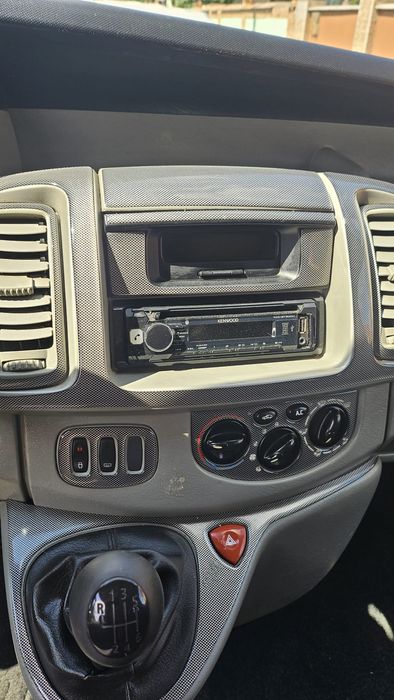 Renault trafic 2.0 90 cp 9 locuri