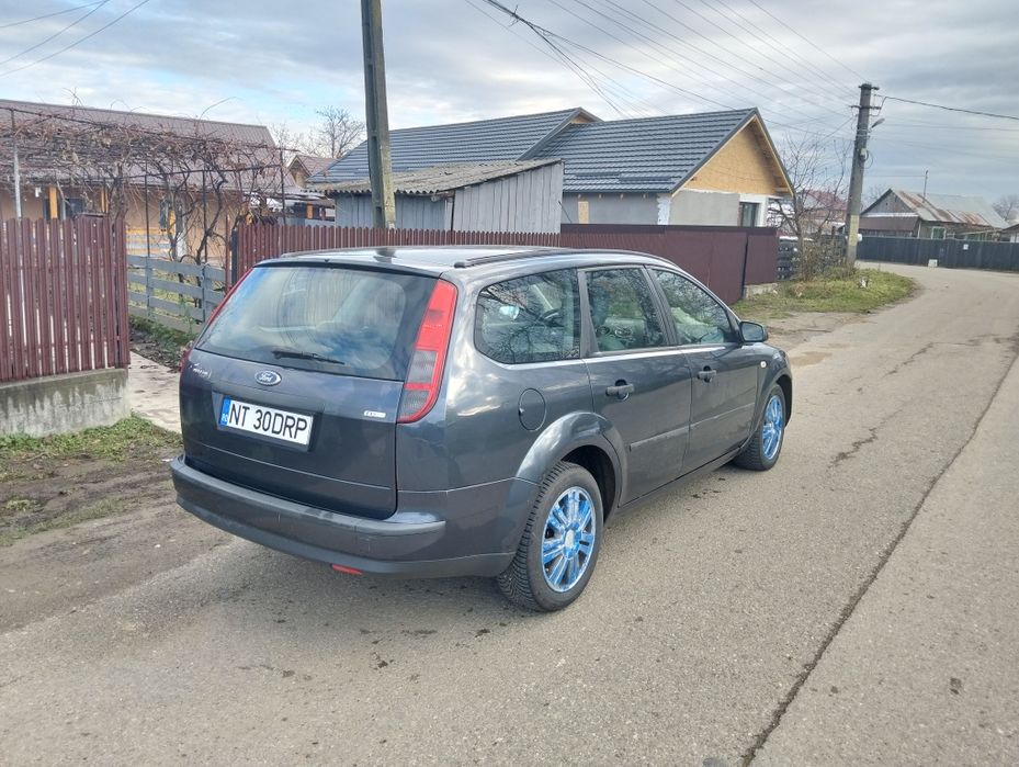 Vând Ford Focus 1.8 TDCI