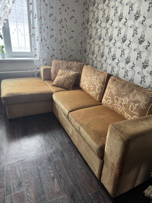 Диван угловой б/у