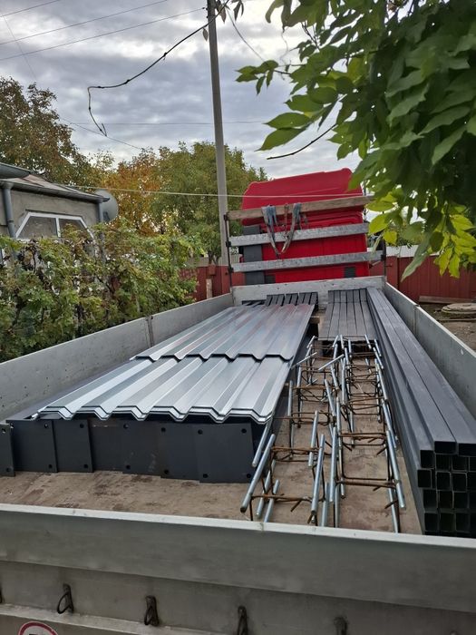 Hale metalice din stoc 10x30x4m