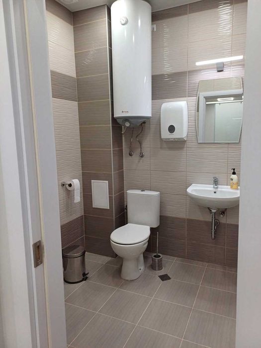 Дава се под наем  в Варна, Колхозен пазар -  кв.м за 459 € - Снимка #5