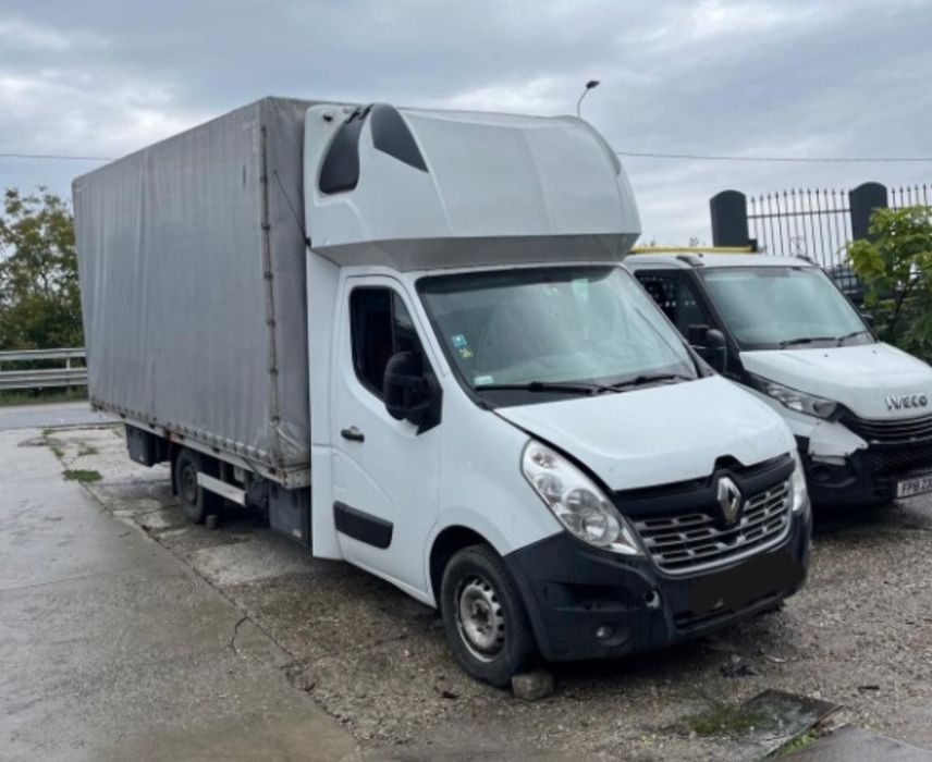 Dezmembrez Renault Master 2.3 diesel