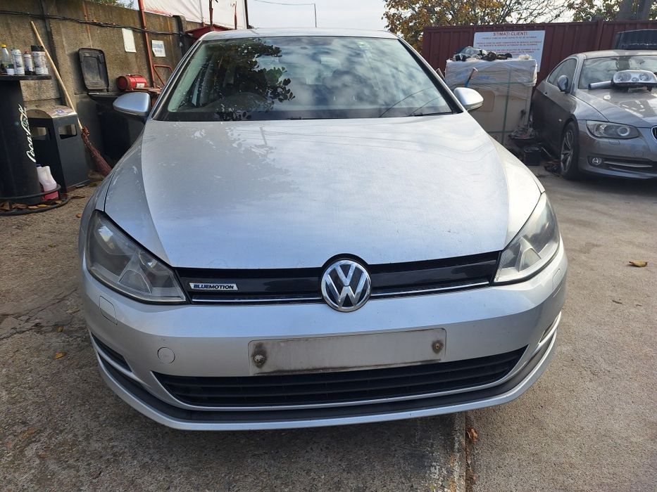 Dezmembram vw golf 7 hatchback 2.0 tdi crkb 6trepte manual