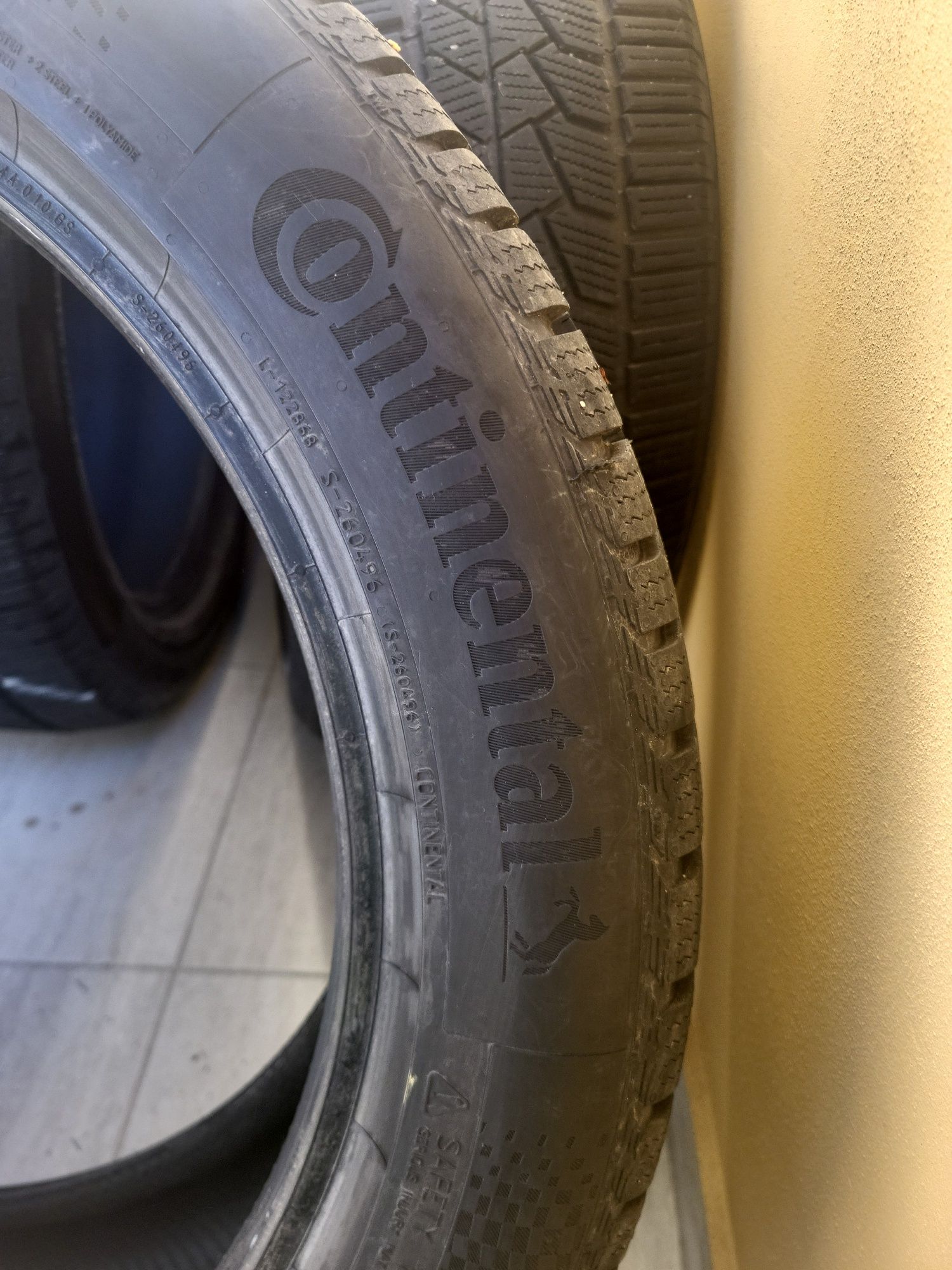 Зимни гуми Continental 225/50/18 DOT4421