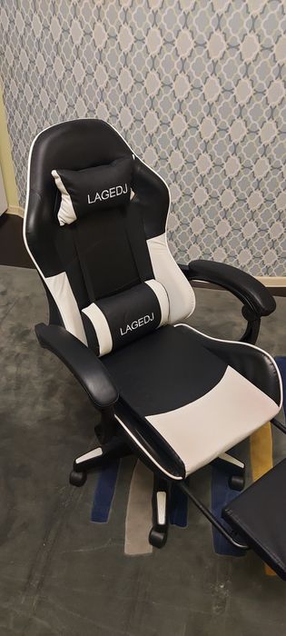 Продаётся игровое кресло