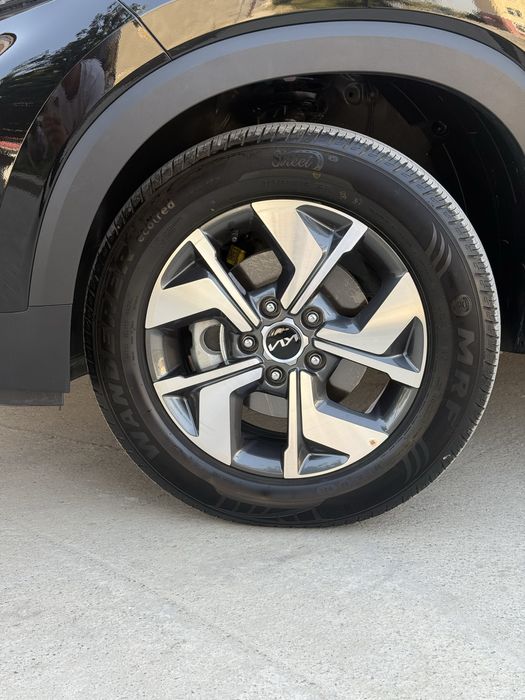 Kia Sonet full pozitsiya