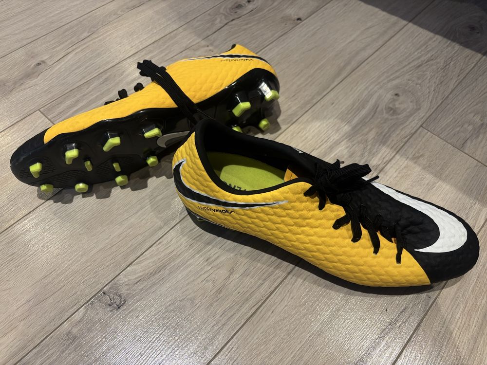Чисто нови бутонки nike