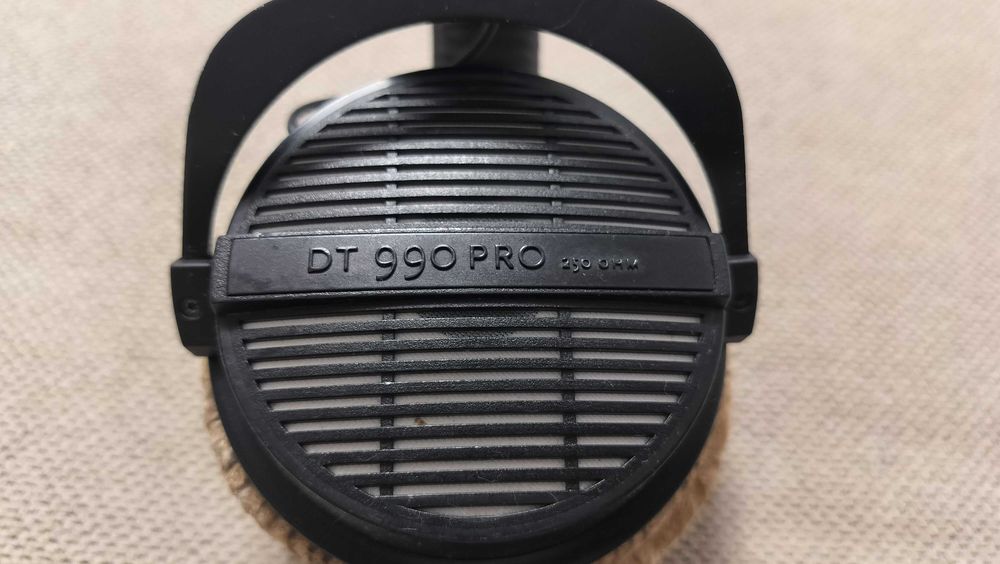 Casti Hi-Fi Beyerdynamic DT 990 PRO 250 Ohm Open Studio Monitoring