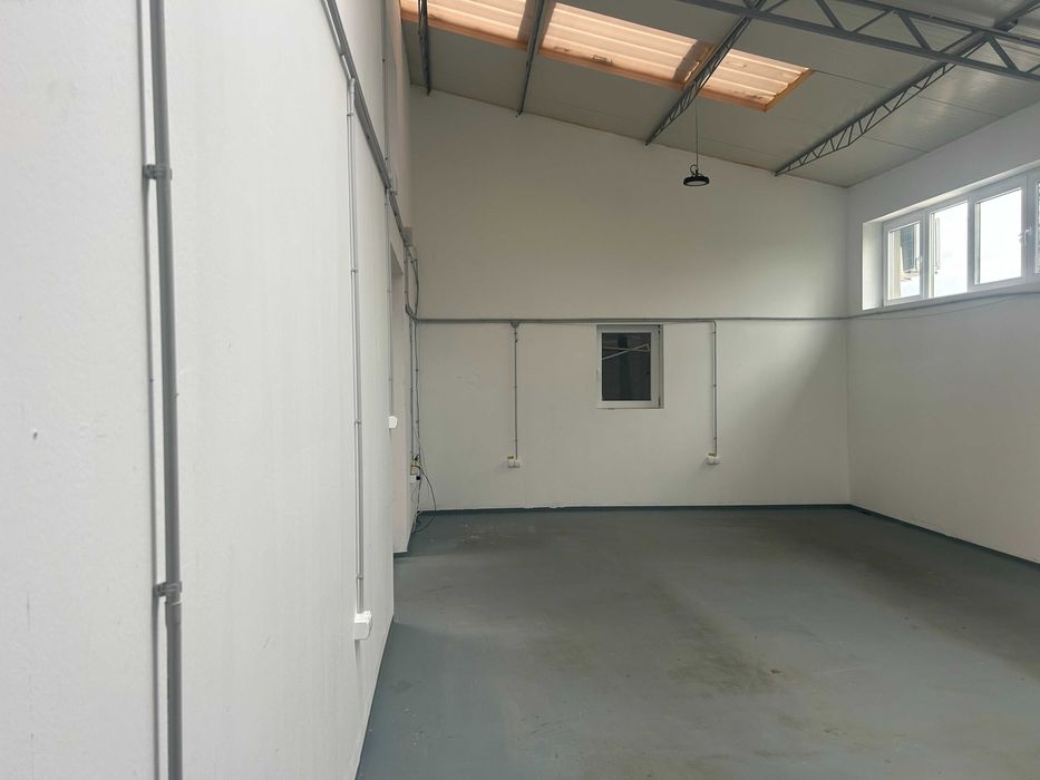 De închiriat Casă + Hală, în Paleu zonă industrială, aproape de Oradea