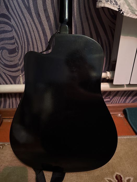 Гитара аккустический использован 9 мес.
