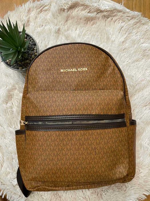 Стилна дамска раница Michael Kors - Нова.