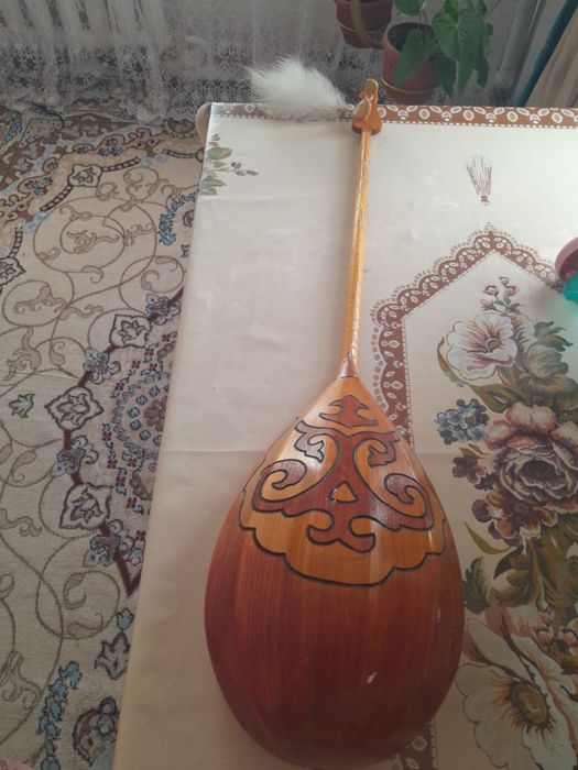 Продам домбыра в хорошем сост