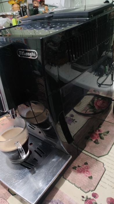 Vând aparat cafea DeLonghi