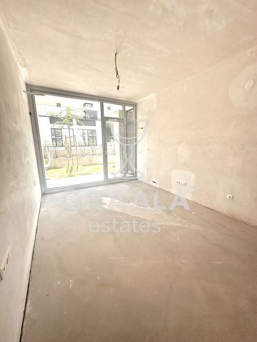 Жилище с усещане за къща в луксозен комплекс!