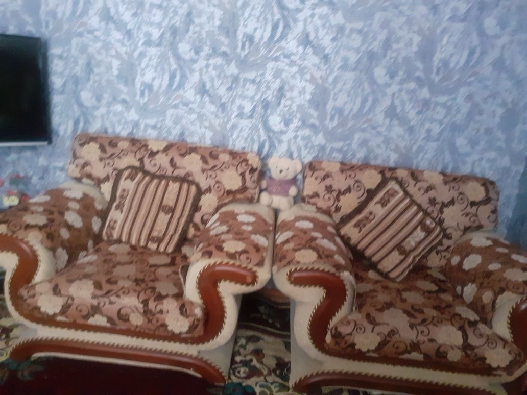 Диван с креслами