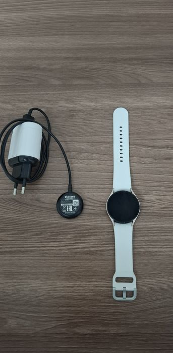 Смарт часы Samsung Galaxy Watch 4 (SM-R860) — Белые