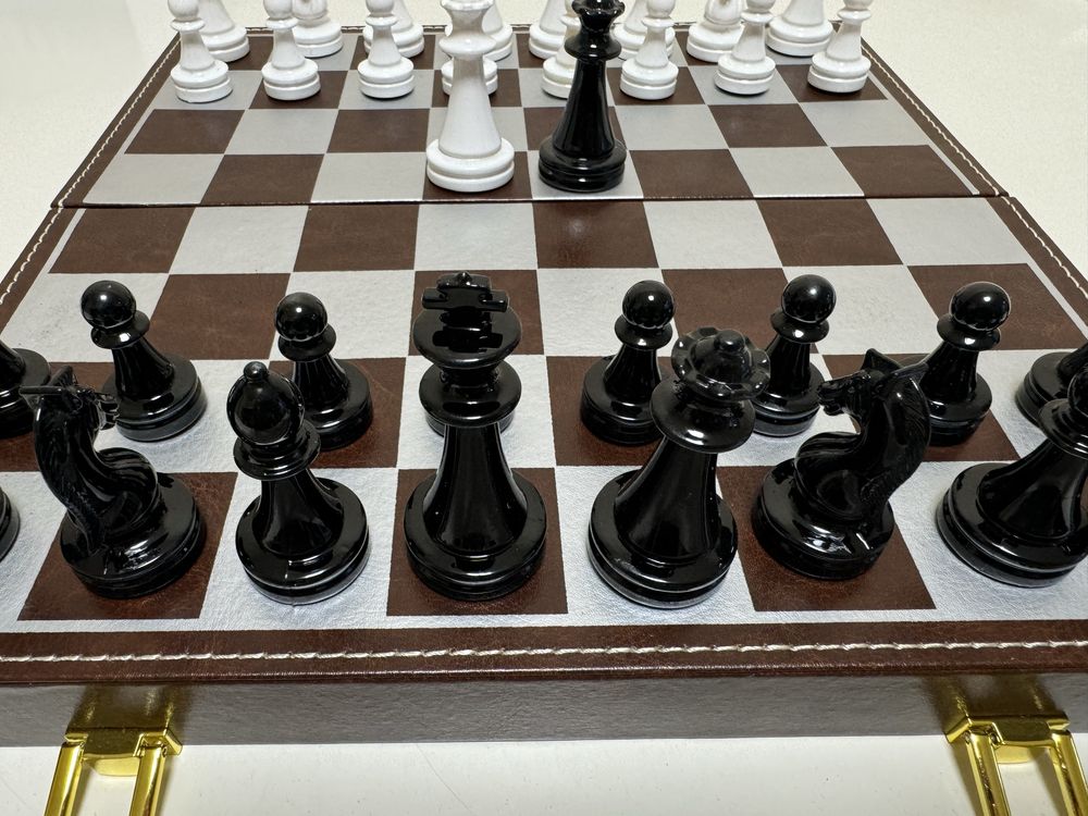 Шахматы , шашки Акриловые с магнитом